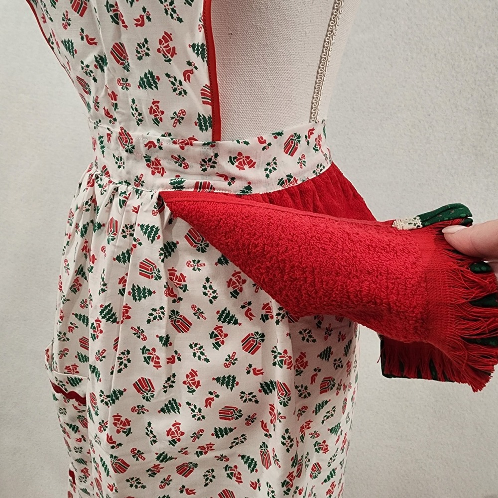 Vintage Christmas Apron Red White Green Holiday Print with Attached Hand Towel - Picture 6 of 10